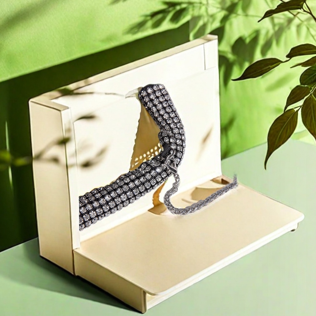 女士单肩包 斜挎包竖款 女生挎包 新款时尚女包 挎包女生实用轻便白底实物图