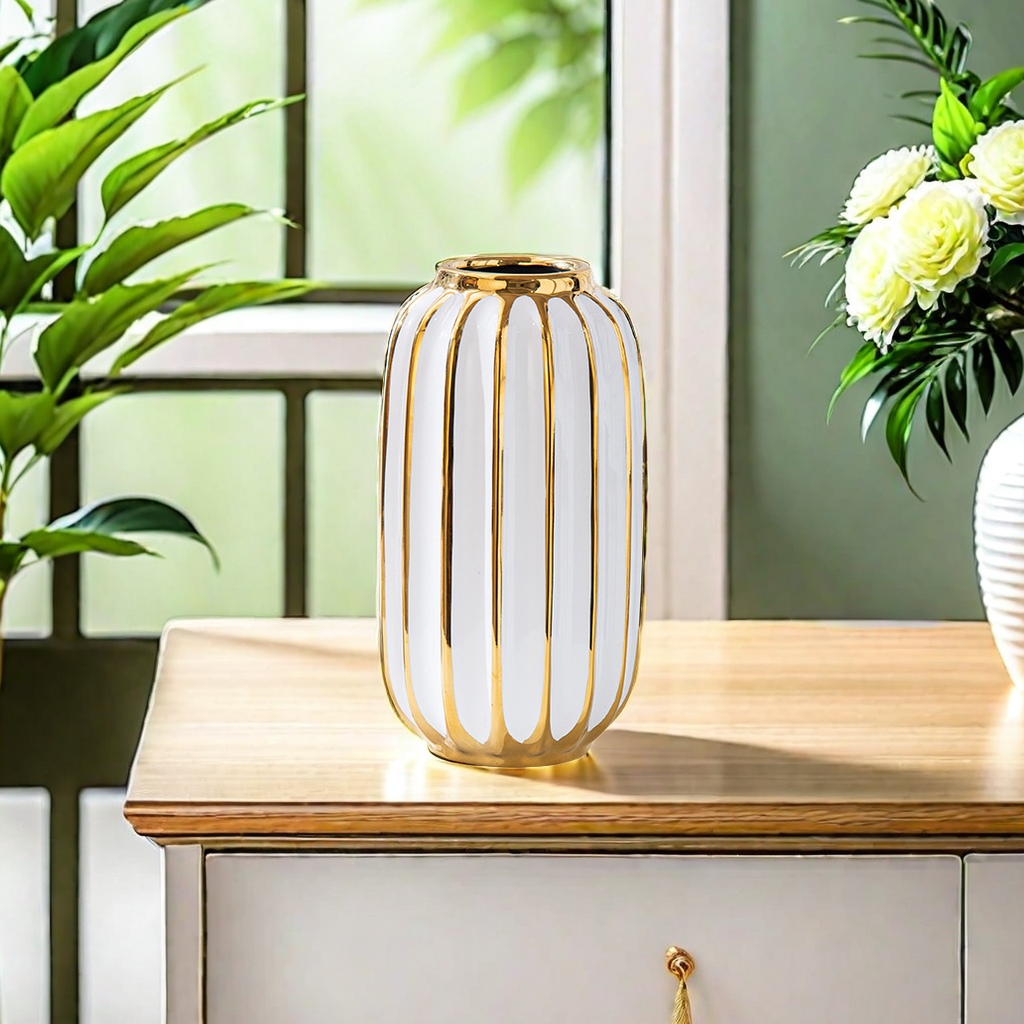 Simple and Ins-style electroplated lantern vase, home decoration, ceramic flower vase, porcelain flower arrangement bottle, living room dining table decoration, beautiful and practical Item Picture