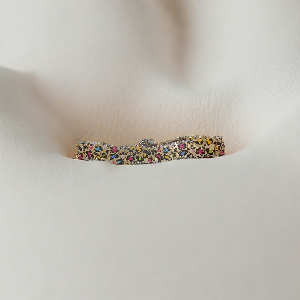 Natural pearl necklace, long accessory selection, turquoise scattered pearl decoration, earring set, pearl long chain, elegant style enhancement. 180746392 Application Scenario