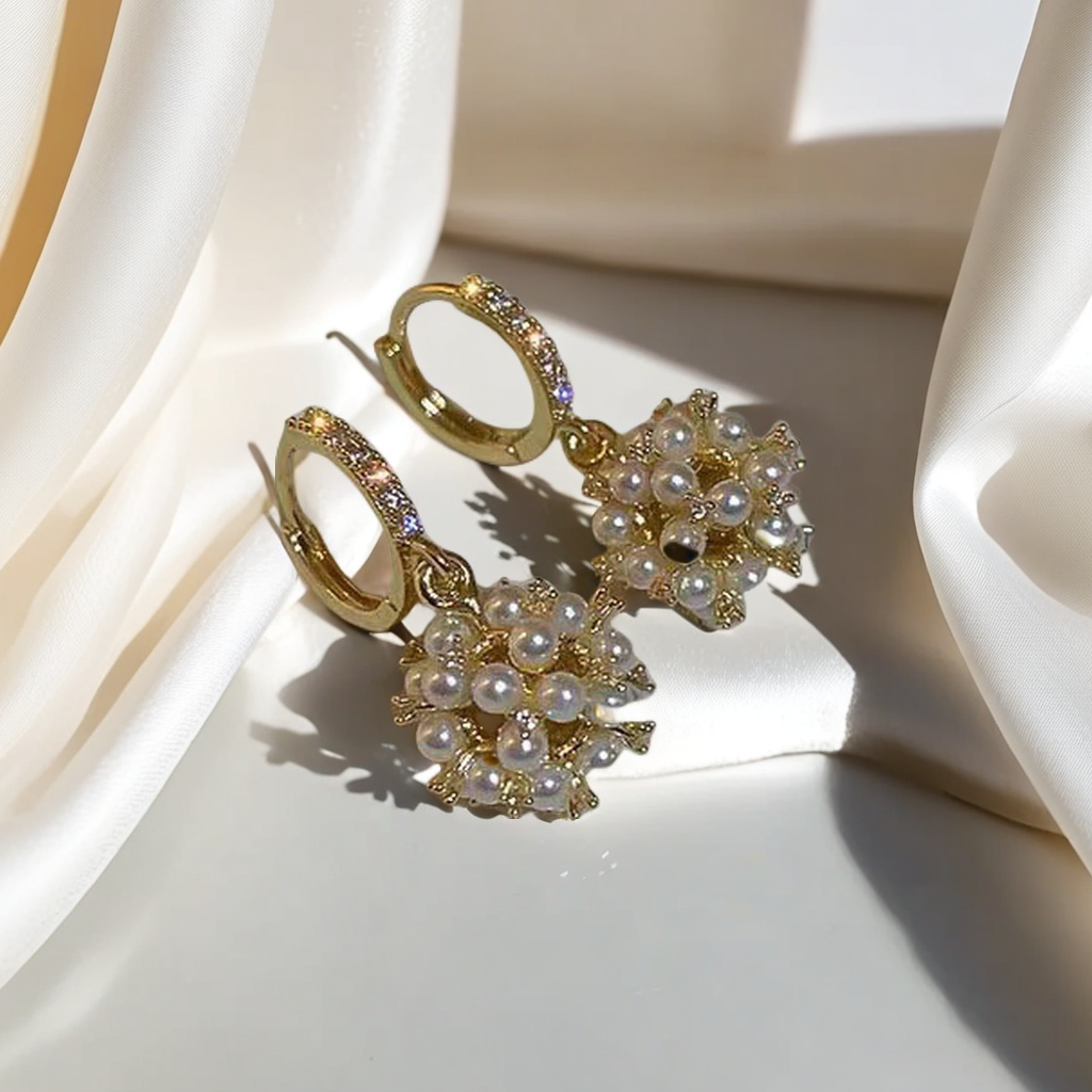The 2023 new trendy pearl zircon pendant ear rings exude an exquisite and high-end vibe, exuding a Hong Kong-style charm. Women's earrings and earrings are personalized accessories Application Scenario