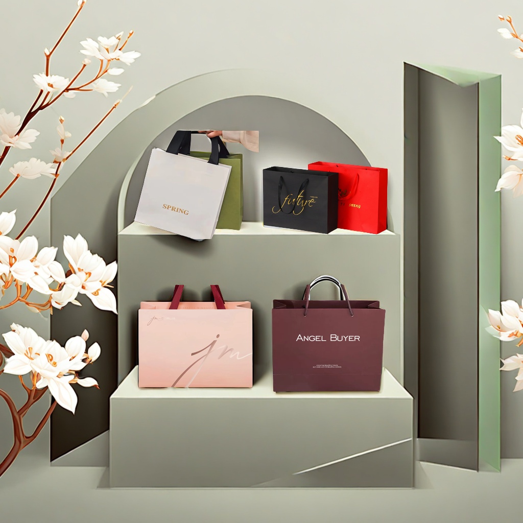 High-end white card paper handbag customization, logo professional customization, suitable for clothing stores, shopping gift bags, gift boxes, packaging. Other categories can also be customized