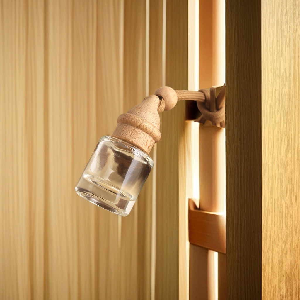 In stock, there are 8ml car perfume portioned bottles, glass bottles with hanging decorations, empty bottles, round bottle designs, wooden caps, and exquisite, durable, and convenient to carry details Picture