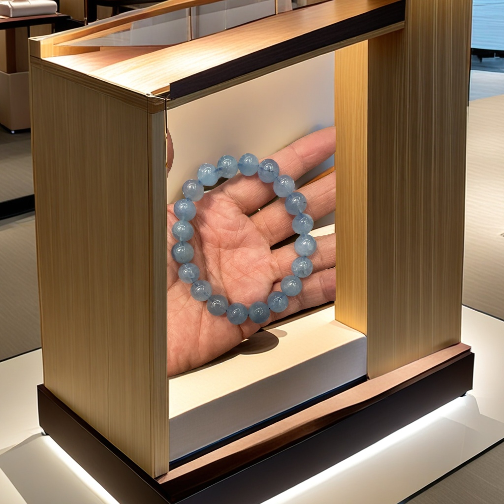 The Hailanbao jade and gemstone ladies' bracelet is elegant, noble and exquisitely hand-carved, a high-end gift jewelry Specification image