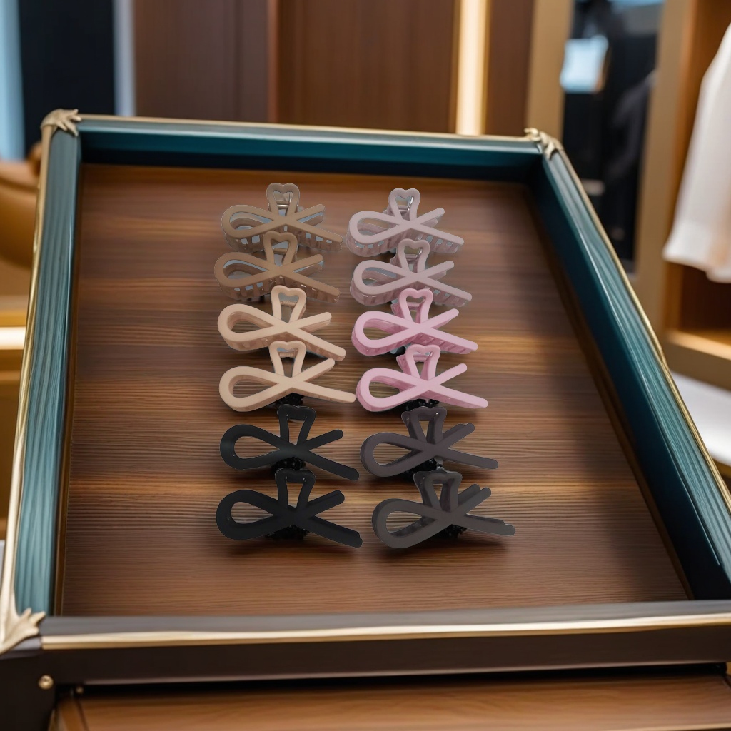 HZX elegant butterfly pendant necklace, fashionable ladies' jewelry, exquisite and romantic gift, beautiful butterfly accessory details Picture