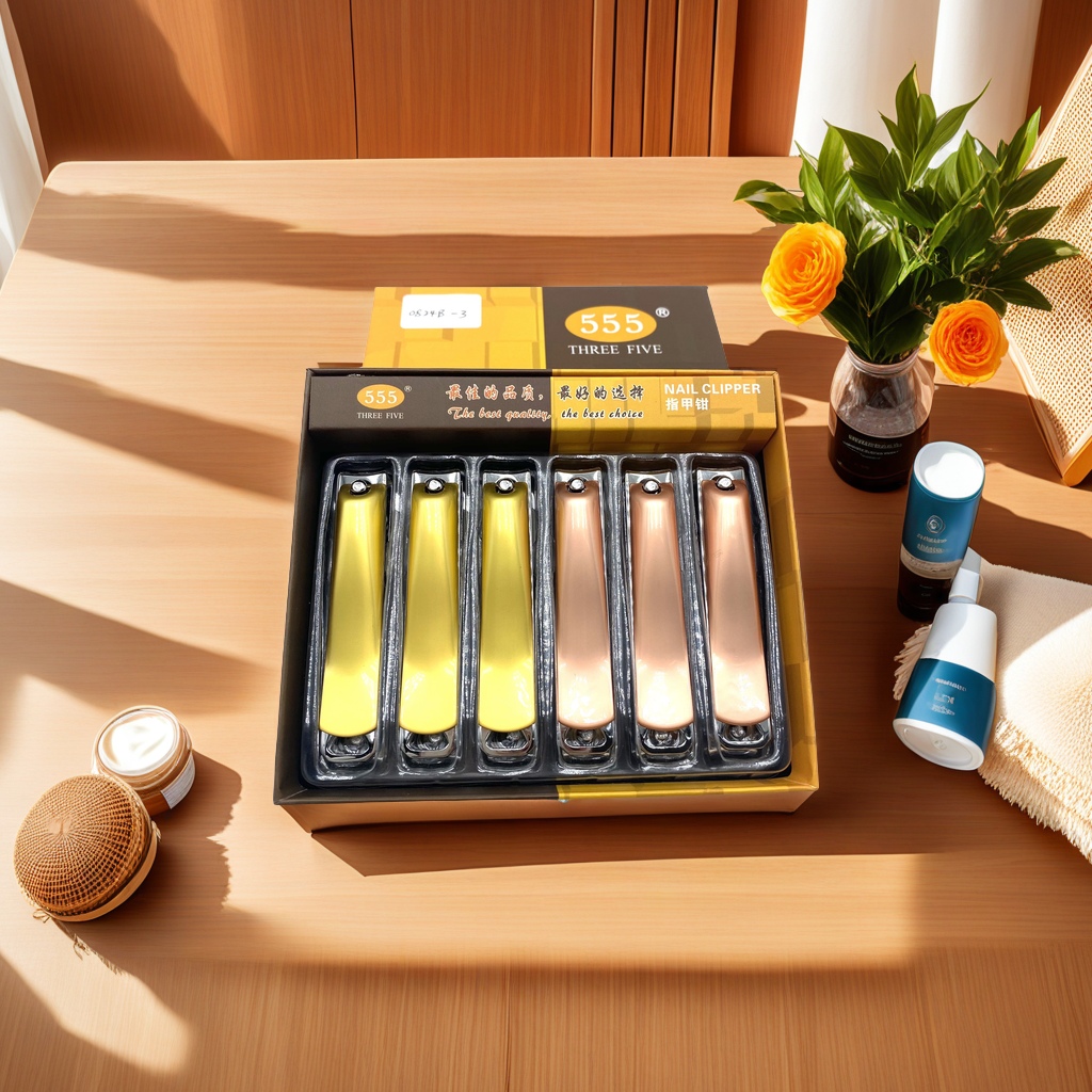 Manicure tools are used to record warm moments in everyday life