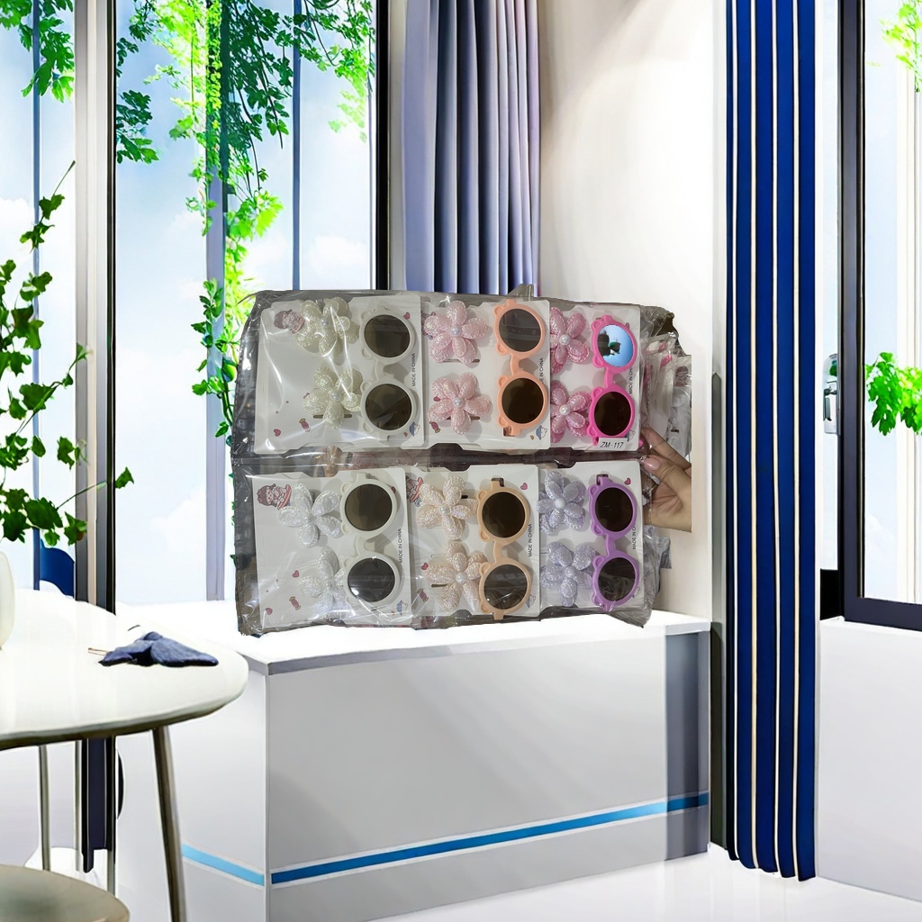 Long-lasting and non-fading eyeshadow cream, with both pearlescent and matte effects, can be applied with just one scan, easily creating a charming eye makeup look Long-lasting and non-fading eyeshadow cream, with both pearlescent and matte effects, can be applied with just one scan, easily creating a charming eye makeup look