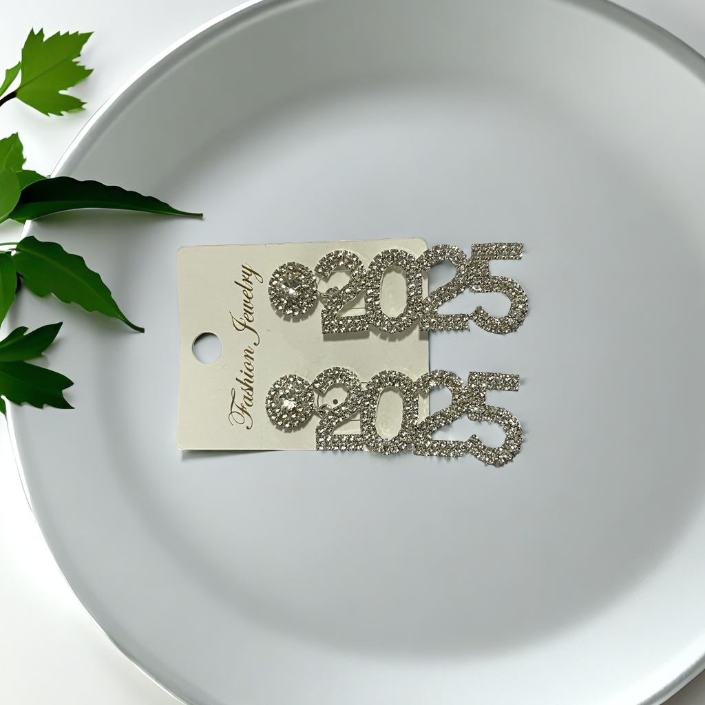 璀璨闪耀首饰饰品套装 精致耳环项链手链 时尚女士配饰 礼盒包装 优雅气质提升产品图