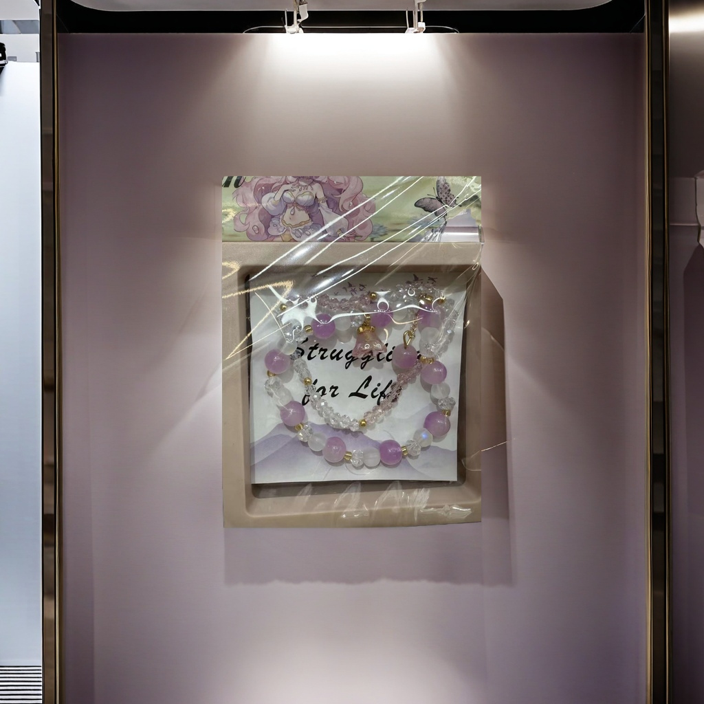 The purple and yellow crystal pendant is a high-end and elegant necklace, a fashionable accessory. It is exquisitely handcrafted with a unique design that is beautiful and charming details Picture