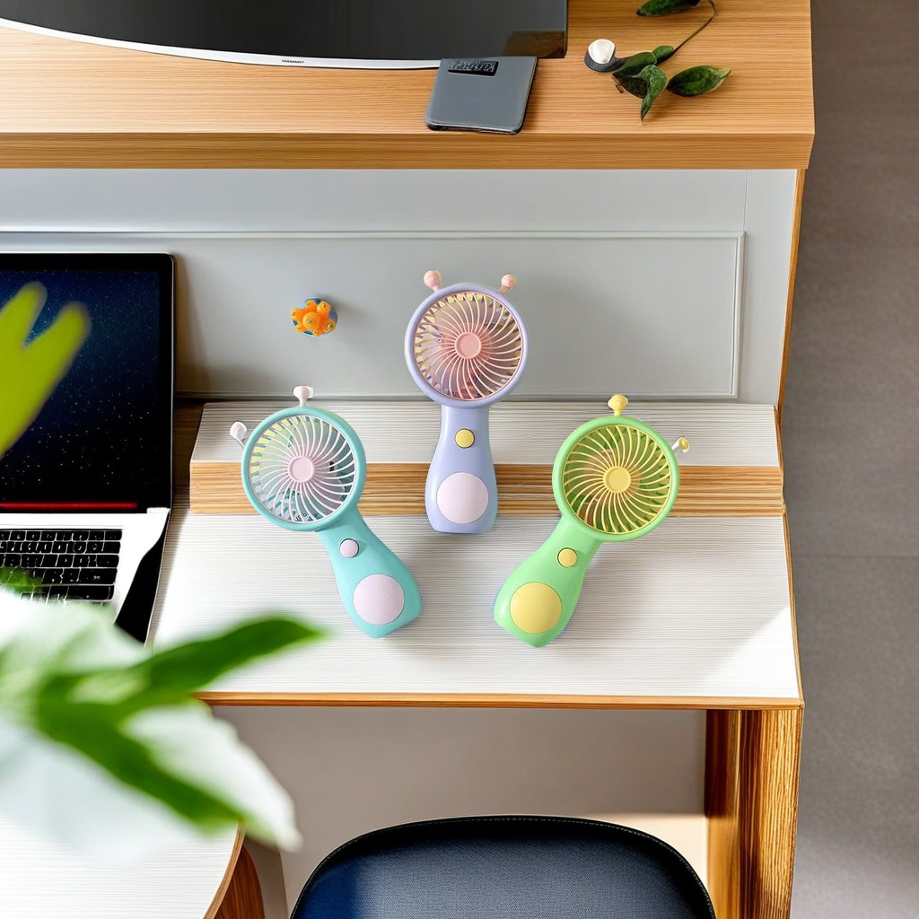 "Ventilador portátil de mano ventilador pequeño disipador de calor eficiente ventilador de cintura colgante ventilador de cuello colgante imprescindible para el verano con batería ligero y fácil de transportar" Application Scenario