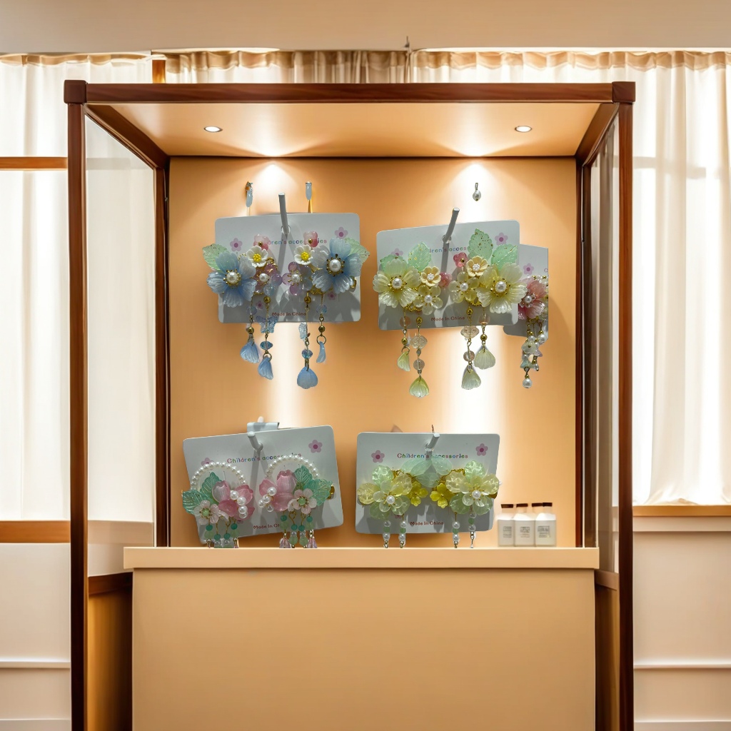 Ancient-style children's headwear and exquisite hair accessories are suitable for various occasions. The childlike design adds a touch of classical charm to children