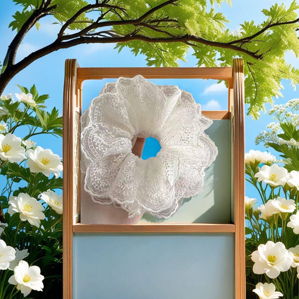A new Korean early spring style with a large circle, sweet French Korean style, bun hairstyle, white lace hair band, hair flower, brooch accessory, and a sweet Korean style Item Picture