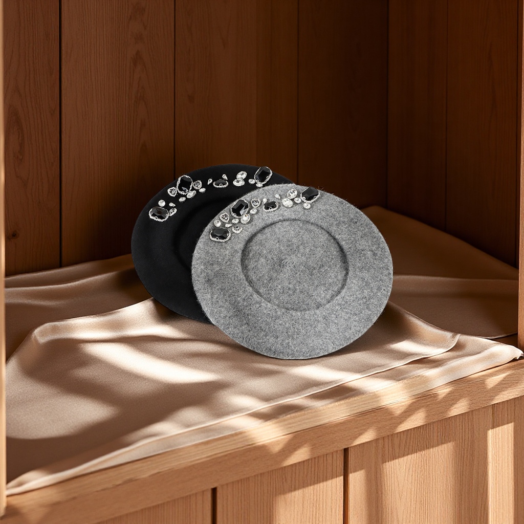 This is a new autumn and winter collection from South Korea, featuring a woolen beret for women, which is warm and fashionable. It is decorated with rhinestones and features a headscarf design details Picture