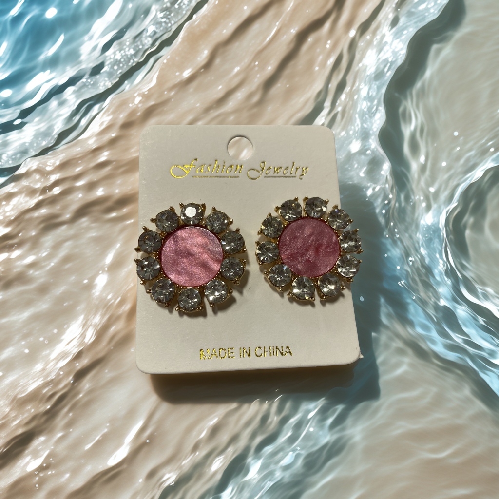 Fashionable and trendy European and American style earrings, stud earrings, unique design, women's accessories, exquisite earrings, elegant earrings Application Scenario