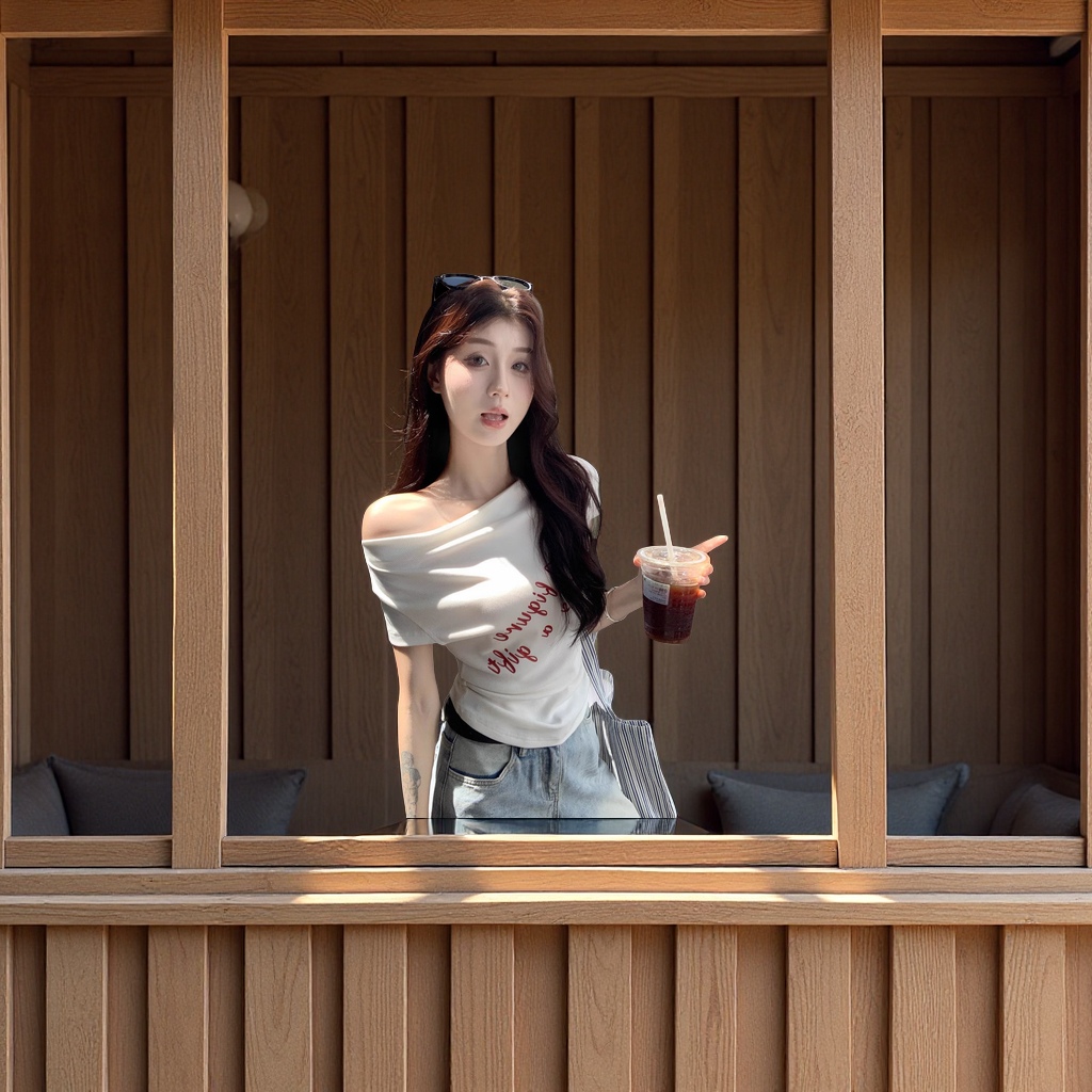 2025夏季新款一字领露肩短袖T恤女 显瘦字母印花设计 辣妹百搭短款上衣 女式T恤修身款