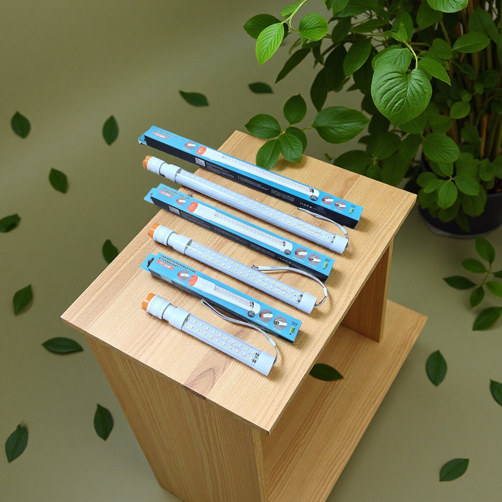 户外必备LED超亮应急手电筒 环保节能灯管 长寿命耐用便携防滑设计