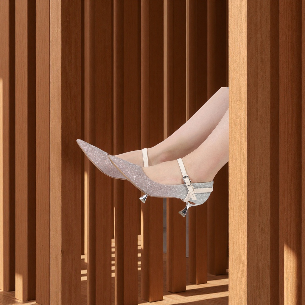 Triangular PU leather lazy shoelaces, anti-drop heels, fixed shoelaces, special for high heels that don't fit around the ankles, tight LACES, comfortable and durable Application Scenario