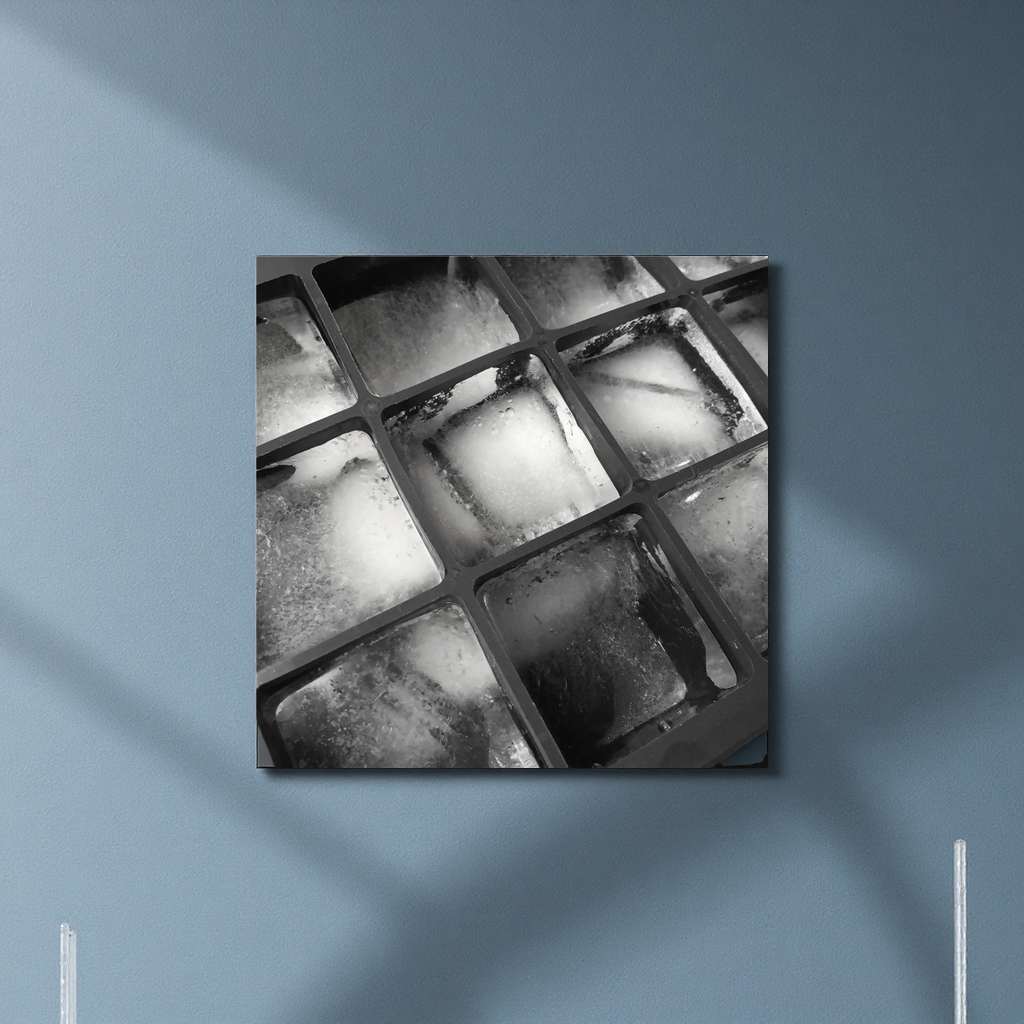 Amazon's best-selling 15-compartment silicone ice cube tray, 15-square cube creative home ice cube mold silicone ice cube tray, cold drink ice cube tray Application Scenario