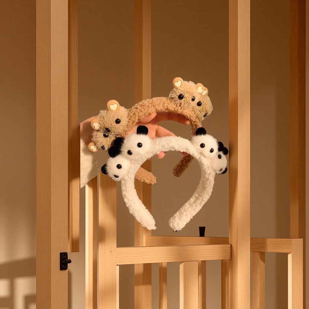 New plush panda face wash headband, cute cartoon bear hair band, fluffy autumn and winter hair clips, headwear, ceiling lamp, creative design style details Picture