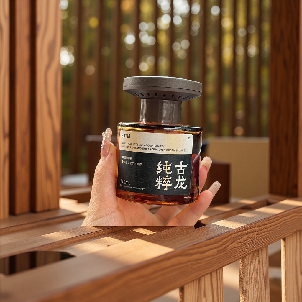 2025 New White Tea Aromatherapy Car Perfume, long-lasting fragrance, high-end ladies and men's car products, car deodorizing perfume, car aromatherapy agent Application Scenario