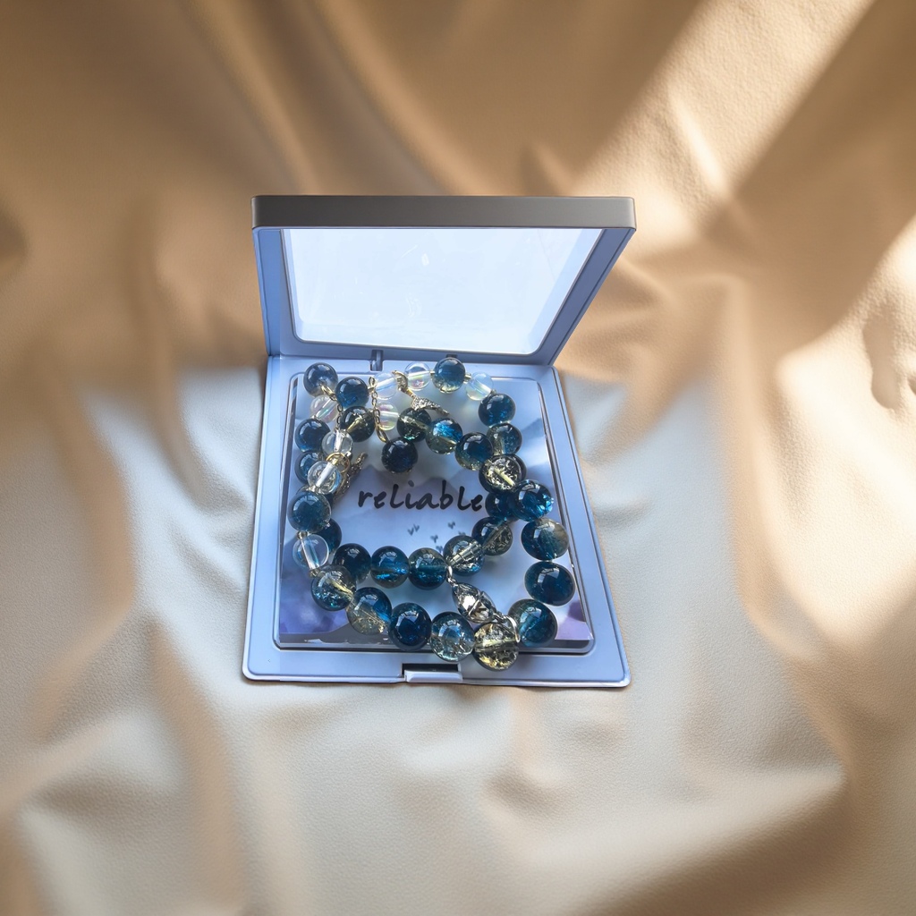 "Irregular, versatile and fashionable women's bracelet, women's versatile bracelet, unique design, women's fashionable and versatile bracelet" Application Scenario