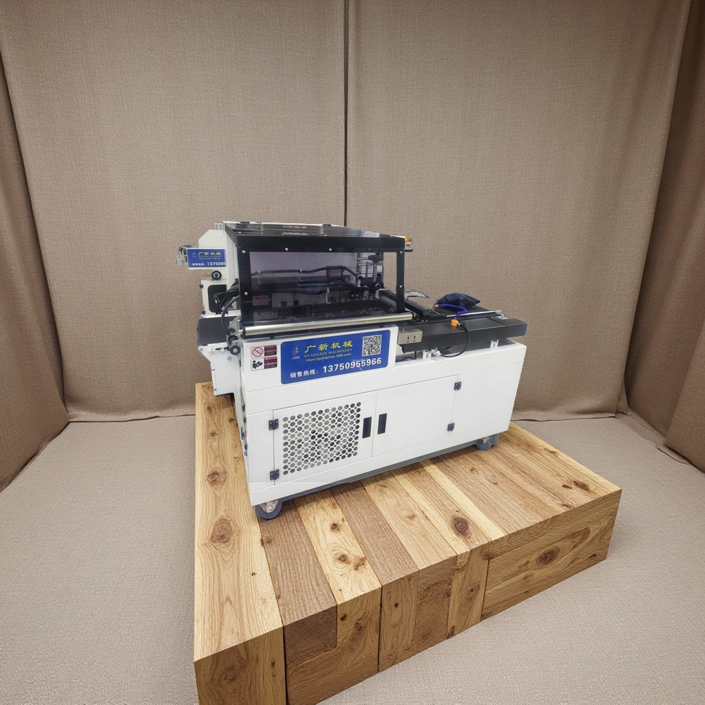 The highly efficient and labor-saving fully automatic sealing and cutting machine features one-click operation, is simple and easy to use, safe and stable, with quality guaranteed