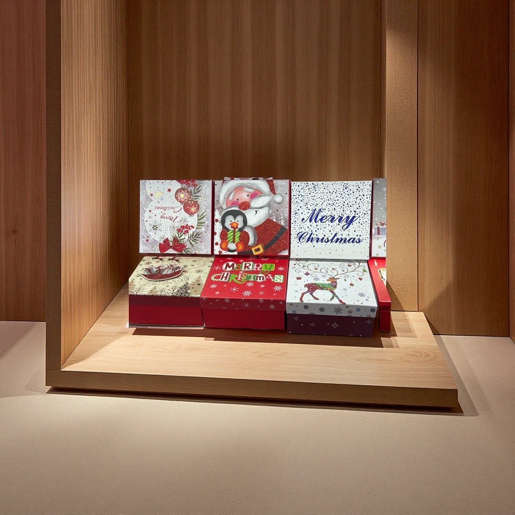 圣诞节特色礼品包装盒 创意糖果巧克力盒子 环保纸盒子 节日礼物盒子装饰