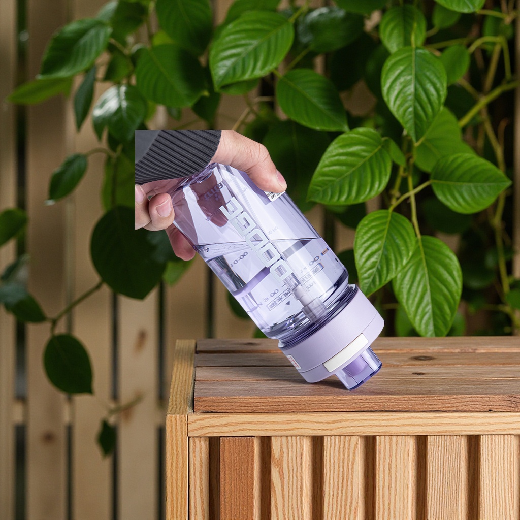 Xile Daoqi outdoor sports and fitness car portable water cup, office and student hand-held straw, tritan water bottle, plastic cup, healthy, environmentally friendly, odorless Application Scenario