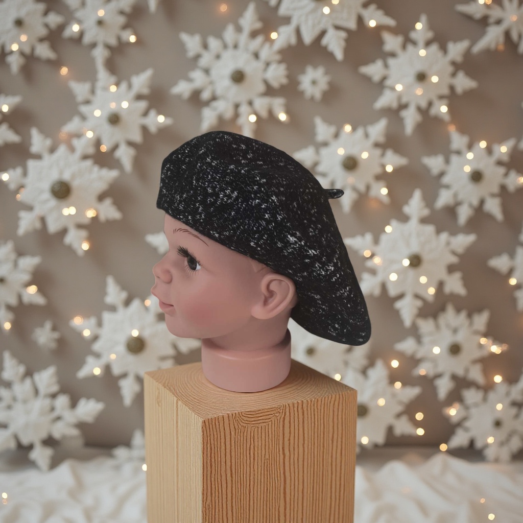Children's wool berets, knitted hats, colorful hats, cute and portable children's hats Application Scenario
