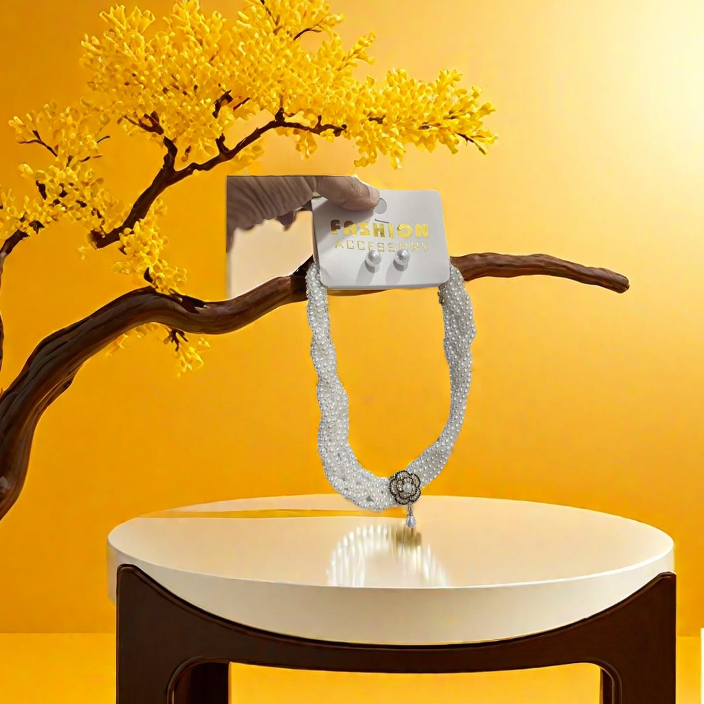 关键词：手链

标题参考：

925纯银时尚简约手链 女士百搭气质手饰 礼物送女友生日礼品产品图