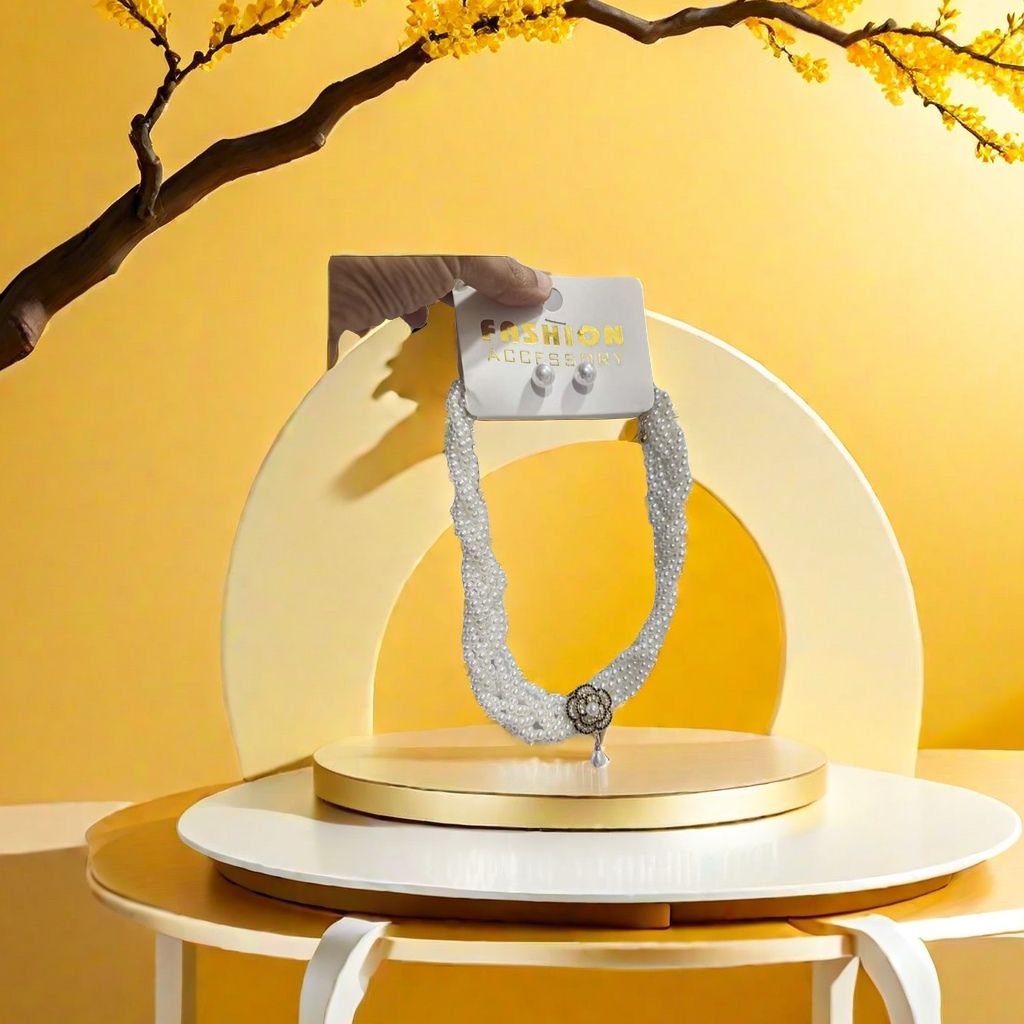 关键词：手链

标题参考：

925纯银时尚简约手链 女士百搭气质手饰 礼物送女友生日礼品细节图