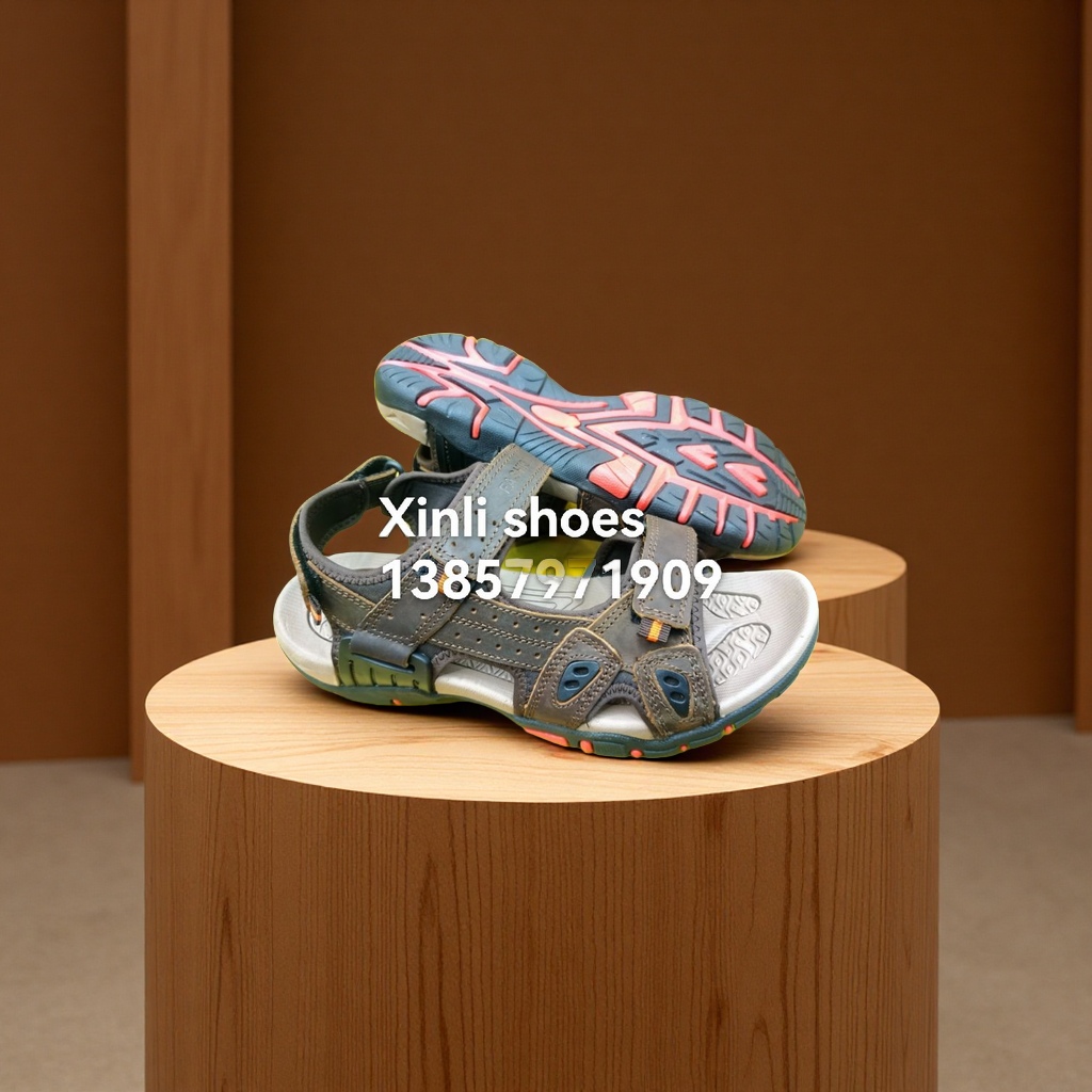 关键词：鞋

标题参考：

舒适透气休闲运动鞋 男女款轻便跑步鞋 时尚潮流百搭软底鞋