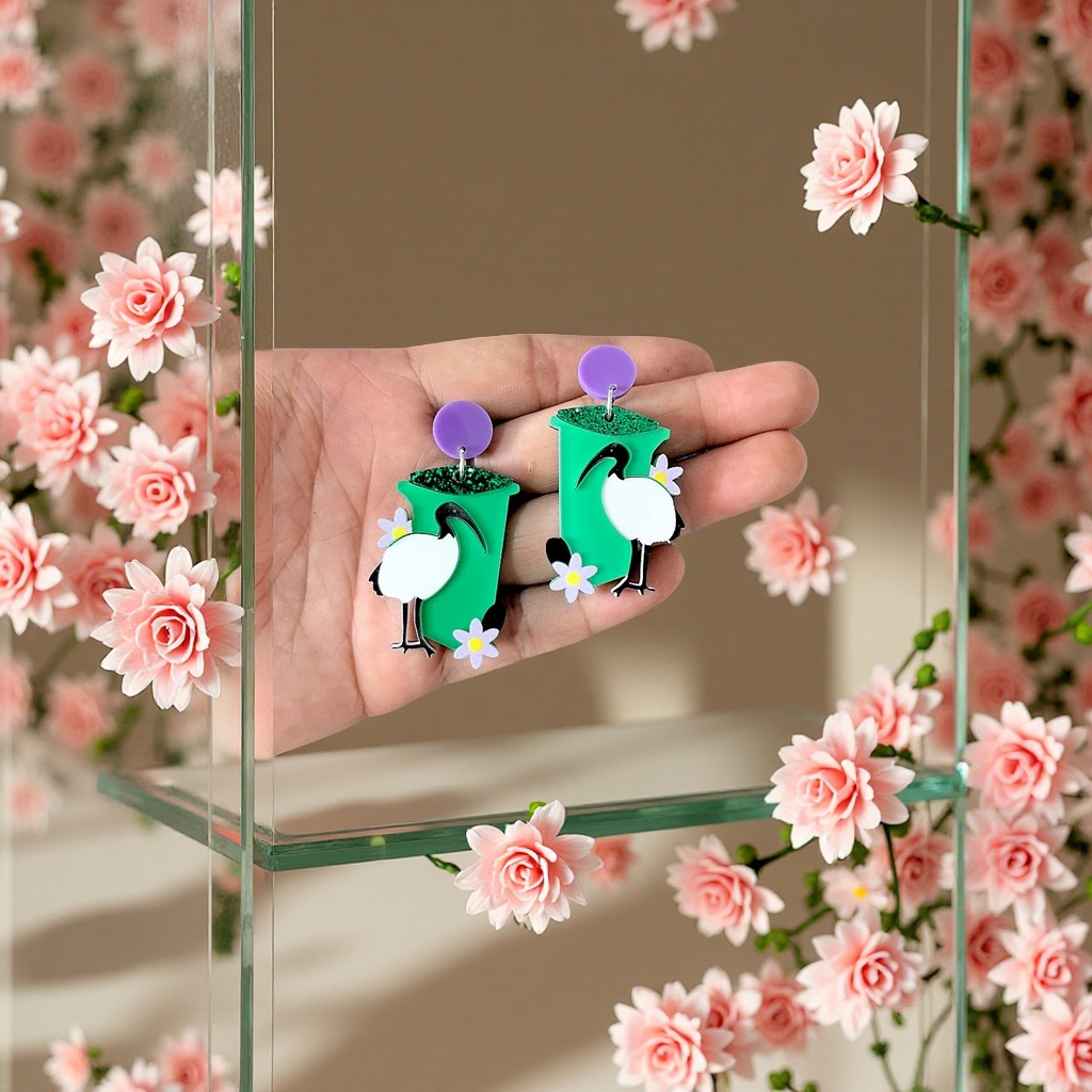 关键词：手

标题示例：

护手霜滋润保湿修护干裂肌肤温和呵护双手便携装四季适用