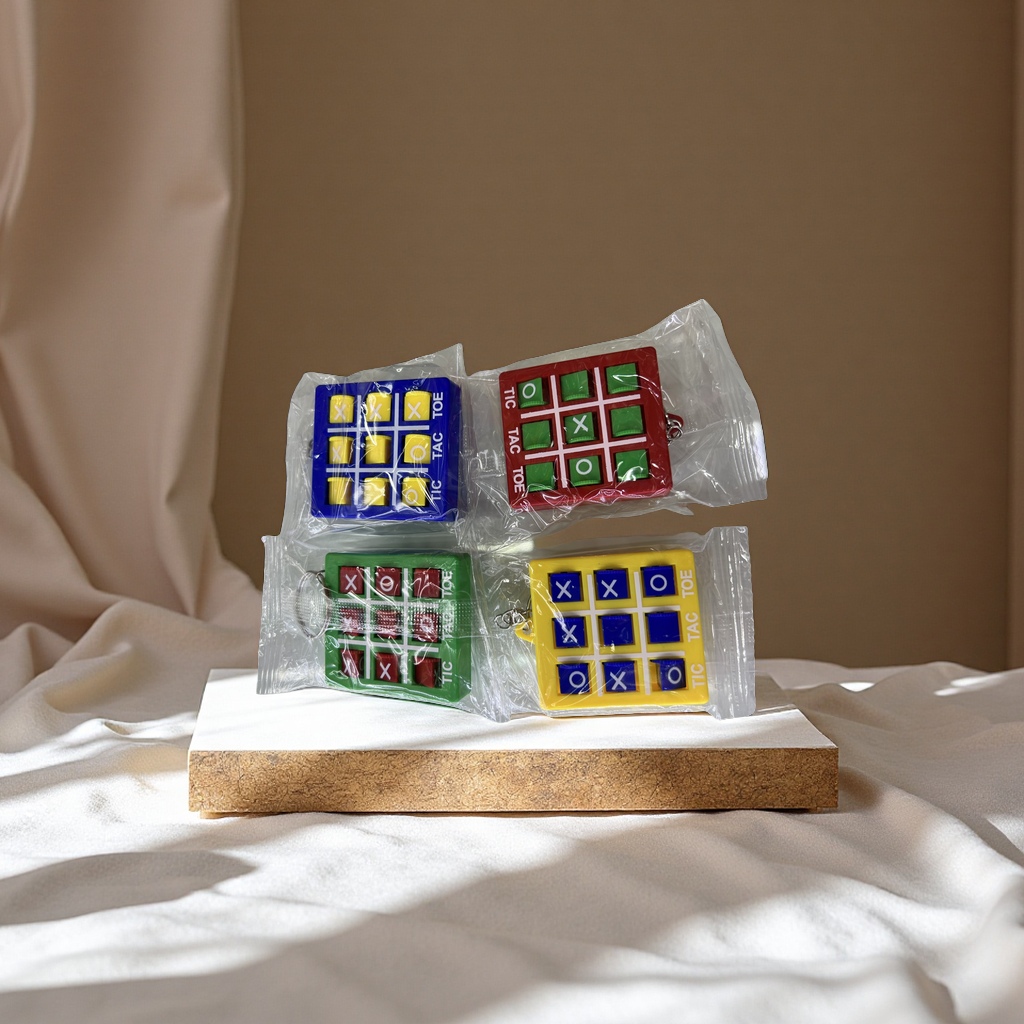 创意井字棋游戏钥匙扣 趣味便携迷你挂件 精致耐用随身小礼物