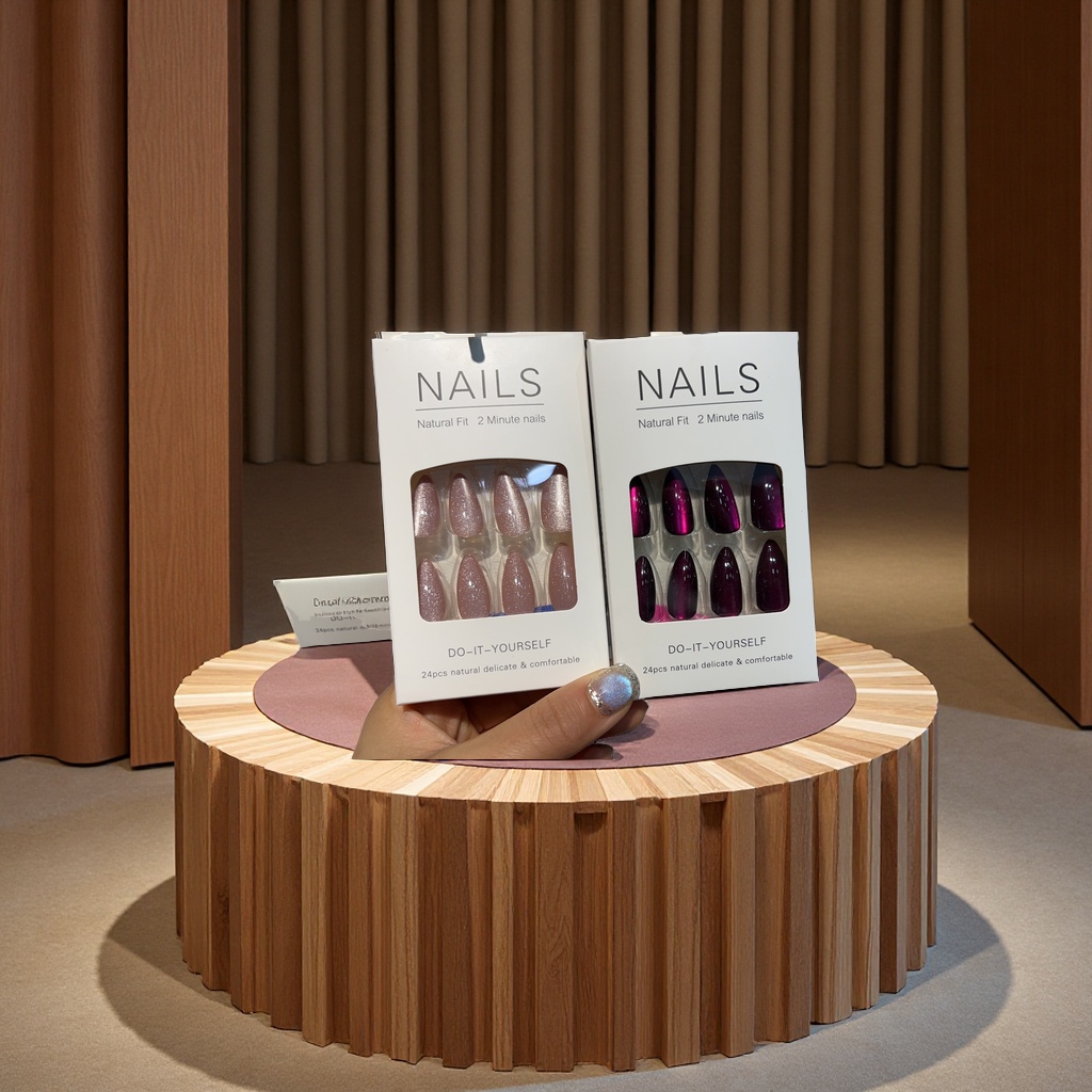 There are various styles of nail art wearable nail cat's eye, with long-lasting luster and glue-free patches. It is easy to operate. Hand-worn nail art wearable nail is a finished hand-made nail art patch Application Scenario