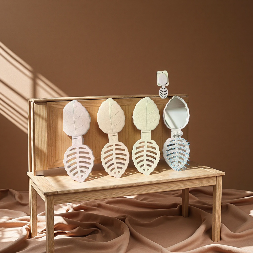 Portable leaf-shaped mirror and comb dual-purpose creative folding portable comb, makeup mirror, essential travel mirror with comb, small items for street vending Application Scenario