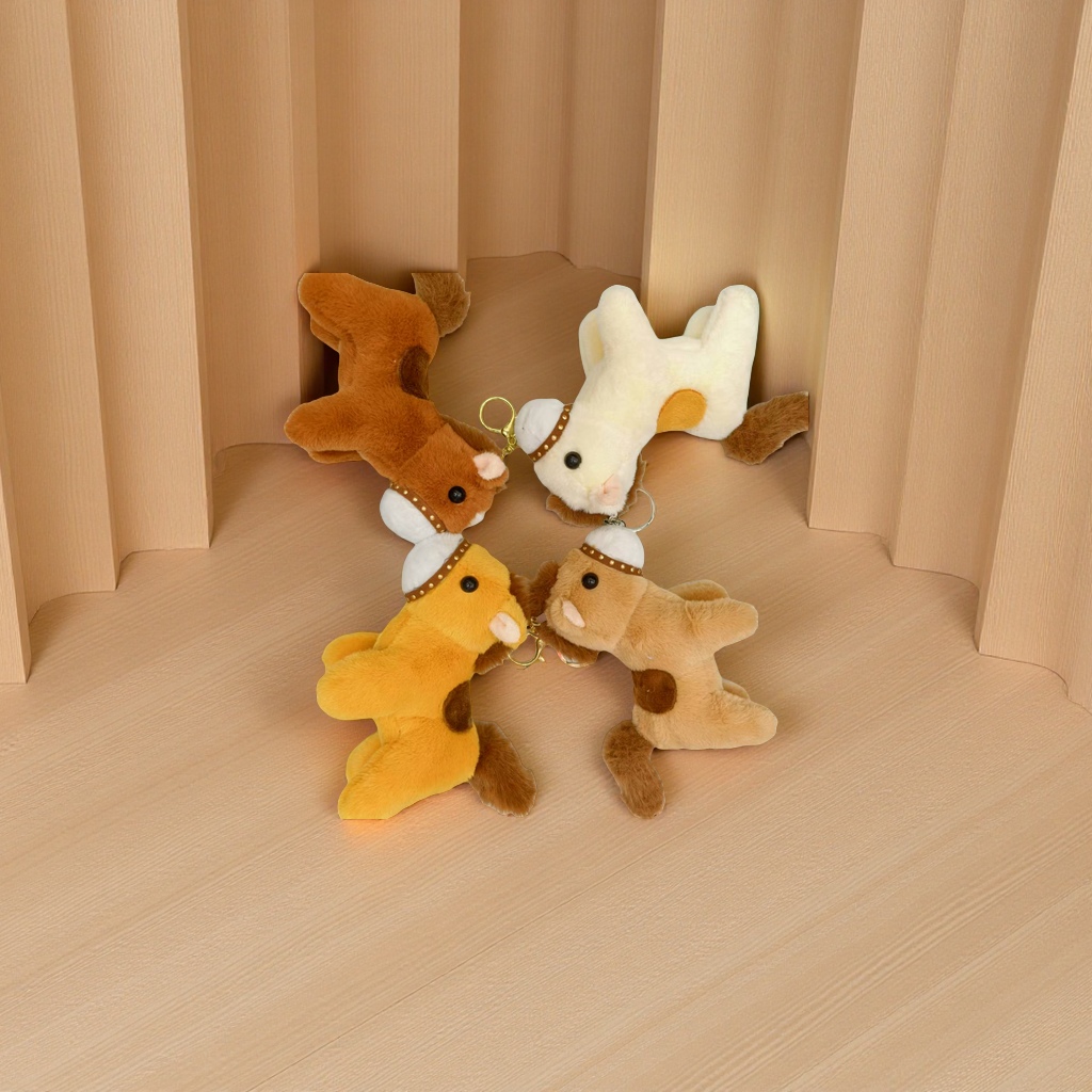 创意标题：  
可爱毛绒挂件 包包吊坠 时尚萌趣装饰 多用途创意礼物产品图