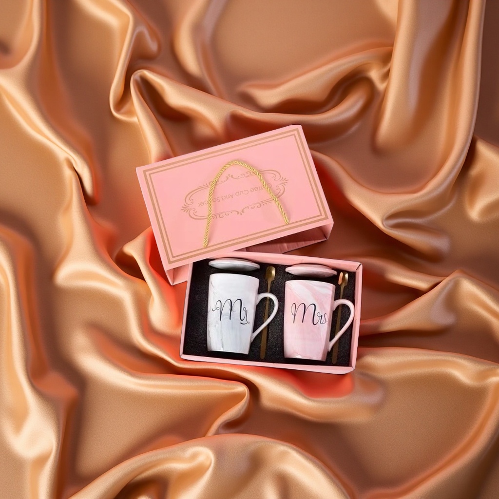 创意标题：  
简约时尚手提盒装对杯 陶瓷水杯便携礼品杯套装家用情侣杯产品图