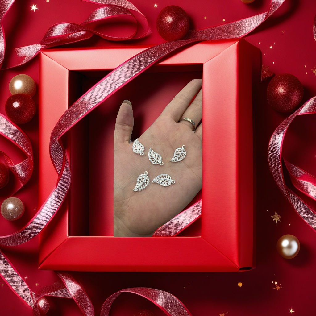 树叶造型合金吊坠 时尚简约百搭饰品 个性潮流挂件 精致工艺礼物