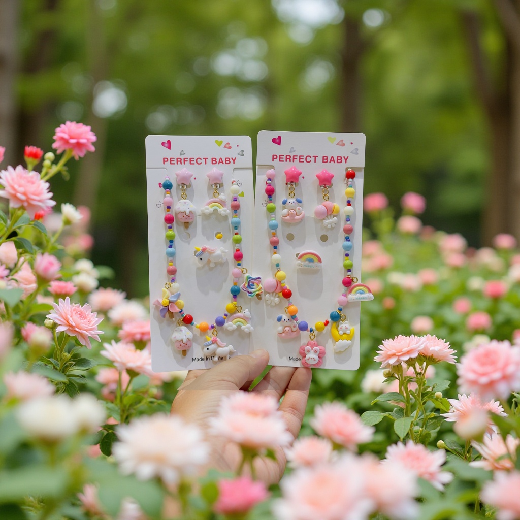 Children's necklace cartoon Three Ouli little girl beaded jewelry Princess style cute dopamine baby girl necklace jewelry Application Scenario