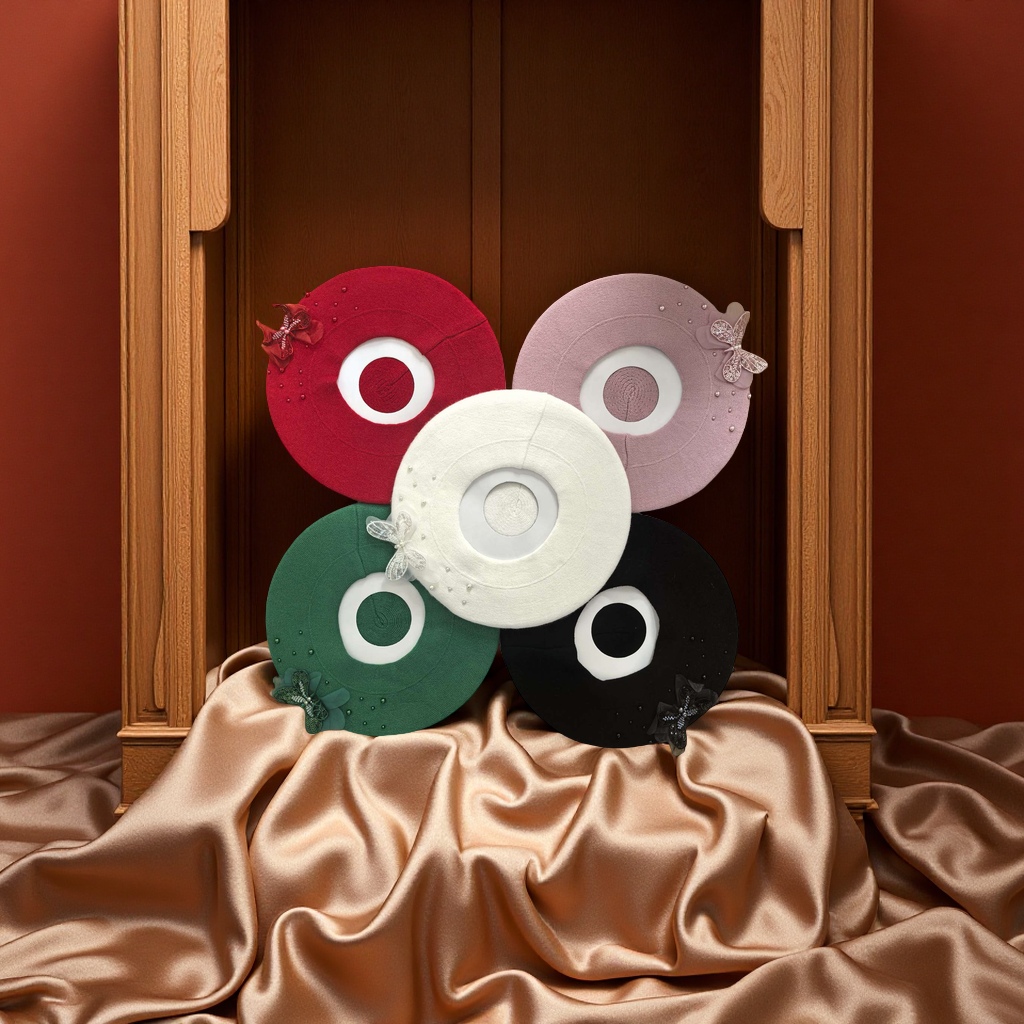 The new handcrafted flower cashmere bride-core yarn knitted cap, double-layer beret cap, rhinestone decorated flower cap, warm, breathable, moderate elasticity, classic French style, fashionable and popular in foreign trade