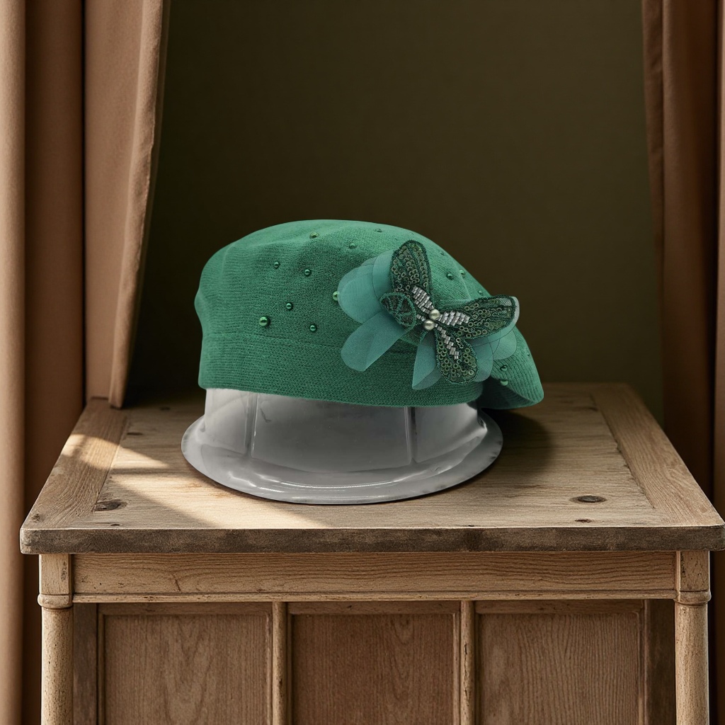 New handcrafted flower cashmere bride-core yarn knitted cap, double-layer beret cap with rhinestone decoration, warm, breathable, elastic and comfortable, French classic and fashionable export style Specification image