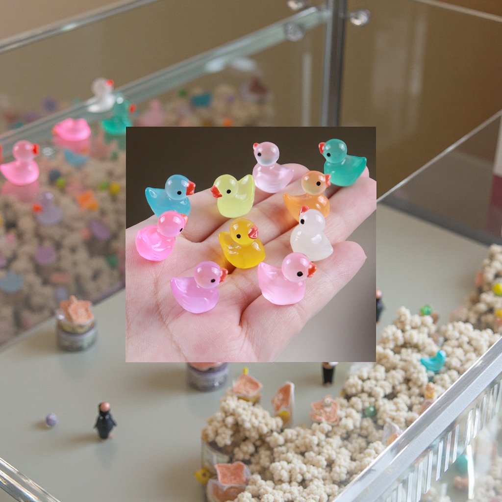 10色网红夜光小黄鸭迷你摆件车载可爱创意饰品配件手工材料现货批发