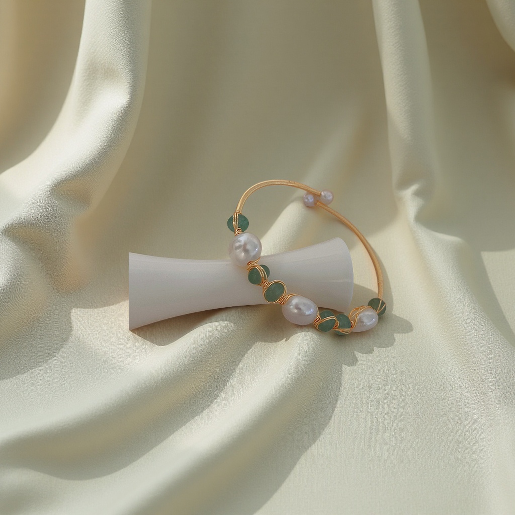 New Korean-style green Dongling 10MM pearl bracelet for women, fashionable bracelet, high-end and personalized accessory bracelet wholesale Application Scenario