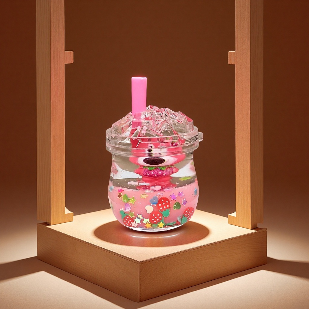 Creative acrylic sand bottle, strawberry bear keychain, milk powder color car pendant, desktop display piece, ceiling lamp decoration Specification image