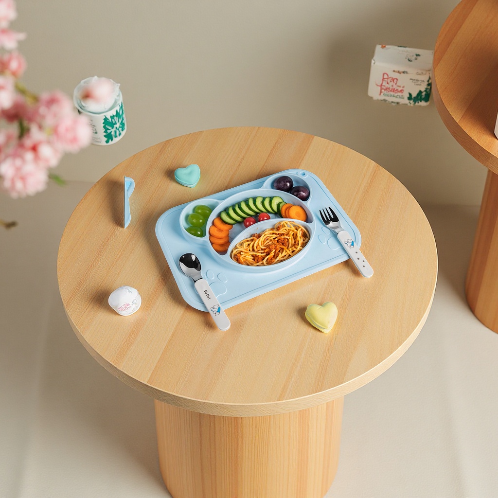 儿童卡通小熊婴儿辅食碗吸盘分格餐盘铂金硅胶喂养餐具热销跨境推荐