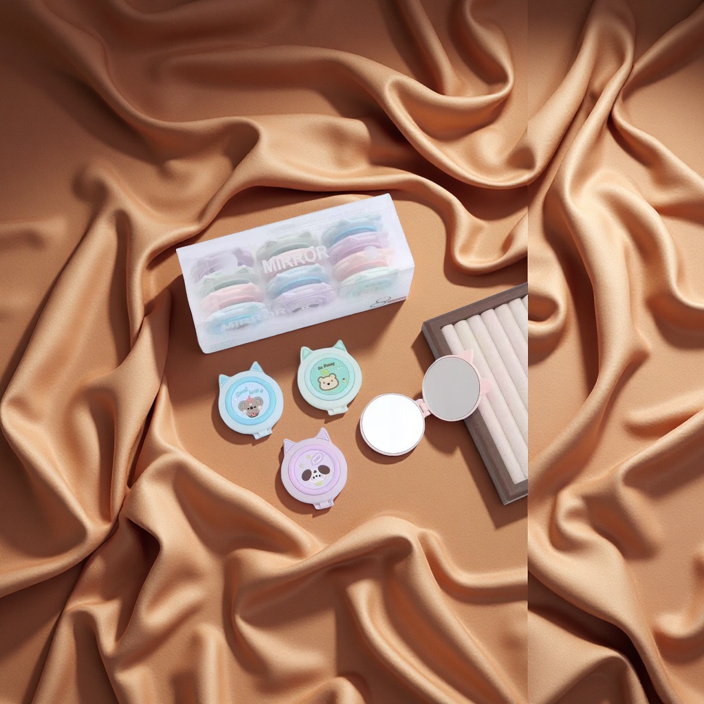 Double-sided mirror cartoon, cute, portable makeup mirror, small and practical gift for student girls Application Scenario