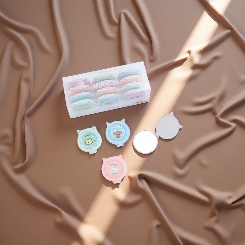 New portable mini makeup mirror cartoon mirror, travel companion small mirror, creative, cute and portable decorative items Application Scenario