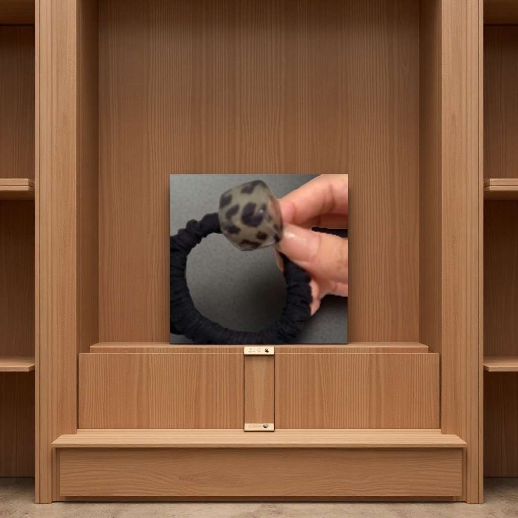 Hair tie, colorful rubber band, elastic hair tie, children's and women's hair accessory, hair band, hair clip, hair tie, hair tie, length and style random Application Scenario