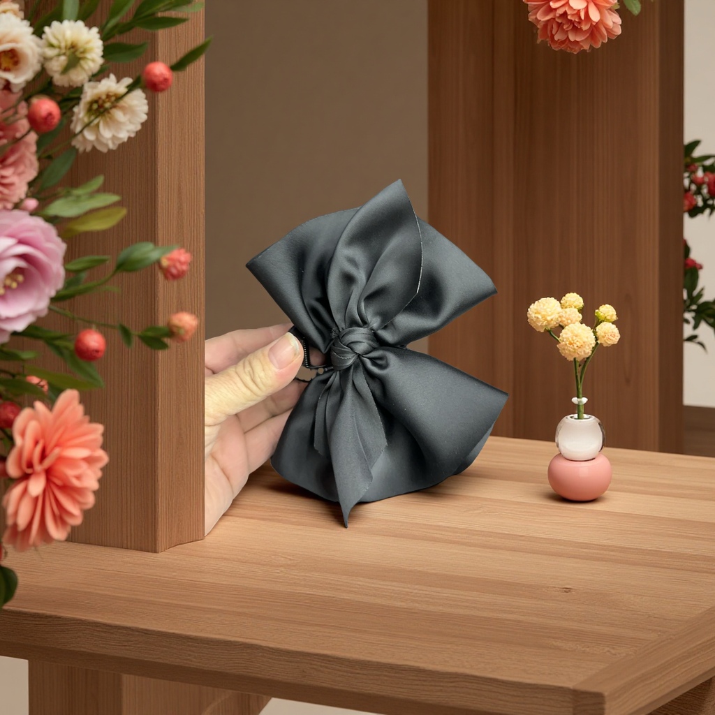Knotted and grabbed hair clips, popular fashion hair clips, simple and versatile hair accessories, hairstyle clips, hair tie clips, hair accessories, women's best-selling items details Picture