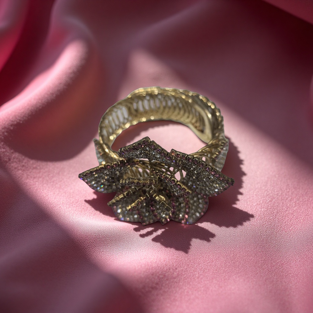 2024-2025网络爆款小红书  抖音 锆石  彩色锆石钻石弹簧圈玫瑰花手镯粉色高档金色银色手镯合金手镯  全彩钻石  锆石手镯等产品图